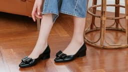 CHCH Women's Flat Shoes New Black Pointed Bow Business Shoes Comfortable Commuting Women's Shoes