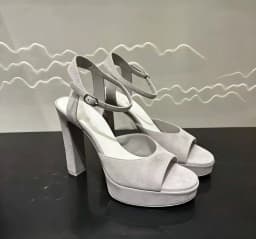 2026 Summer New Arrivals Chunky Heel Round Toe Sandals Platform Thick Sole Ankle Strap Fashion Show Dress Sandals For Women