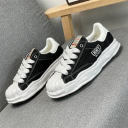 2026 New Men Women Skate Shoes, Low Top Trendy Street Style Couple Sneakers, Non-slip Wear Resistant Daily Footwear