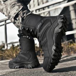 Men Outdoor Climbing Hiking Shoes Training Safety High Quality Anti-Slip Male New Army Boots Ultrallight Lace UpTactical Boots