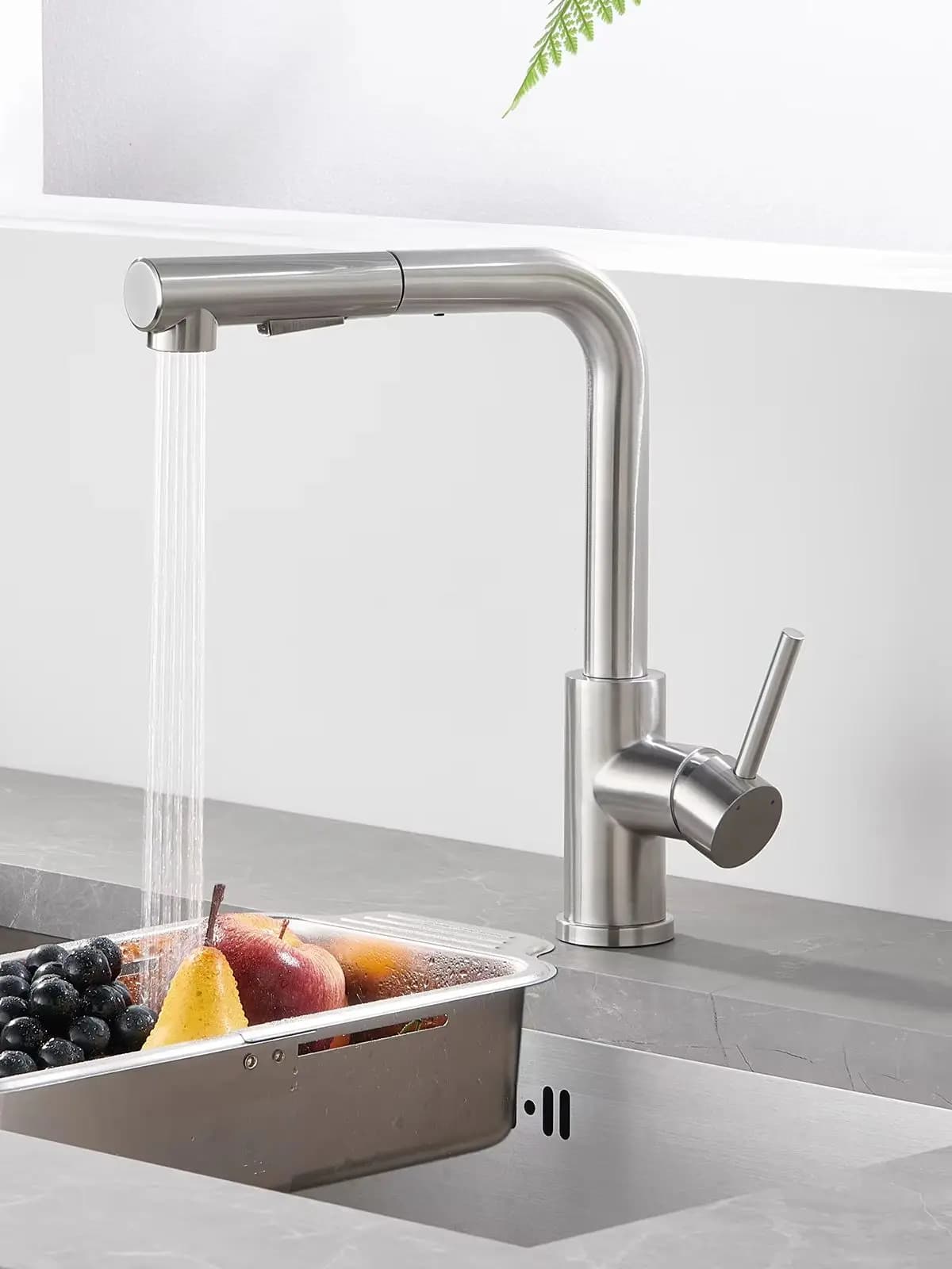 Pull Out Kitchen Faucet,360°Swivel Kitchen Faucet with Extendable Shower,High Pressure Sink Faucet with 2 Spray Modes