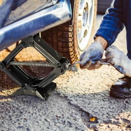 Car Scissor Jack 1.5T/2.5T Portable Labor-saving Hand-cranked Car Jack Auto Repair & Tire Replacement Tool for Car SUV