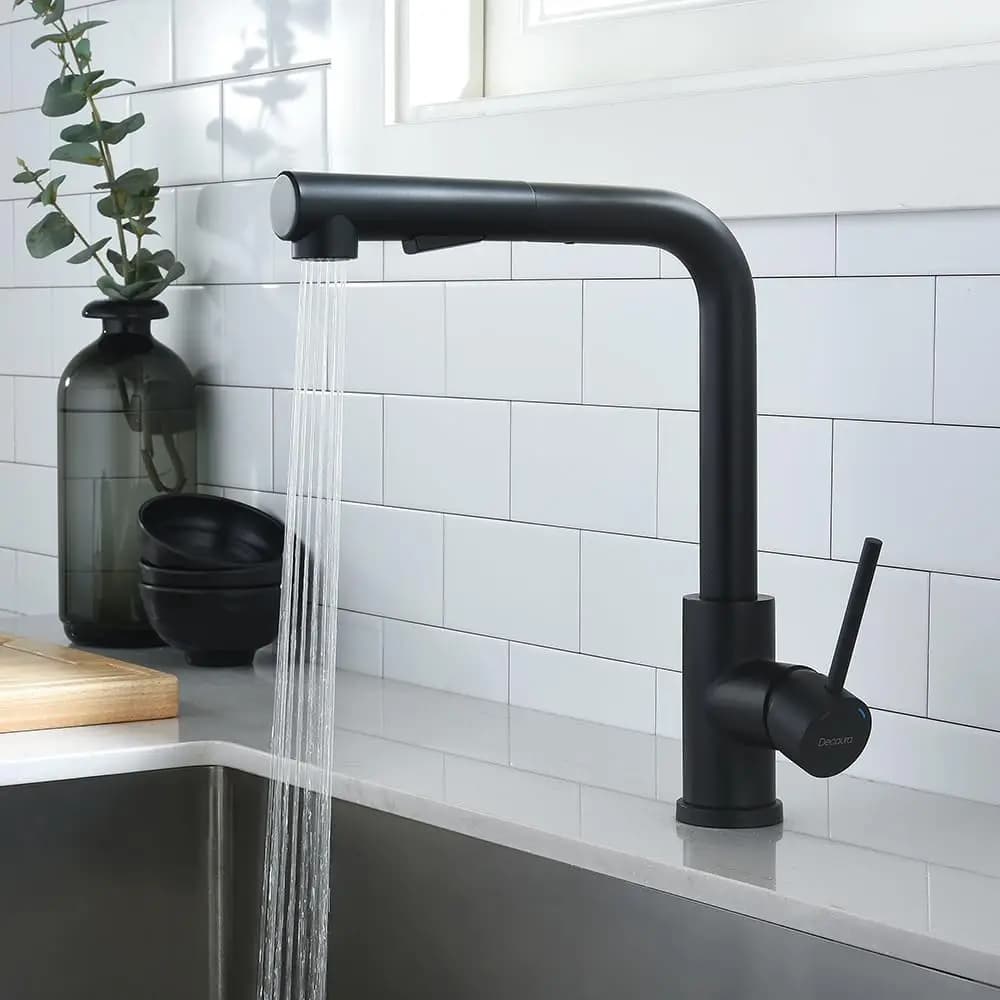 Oeegoo kitchen faucet with pull-out shower, high pressure kitchen faucet black 360°rotation, sink faucet with shower