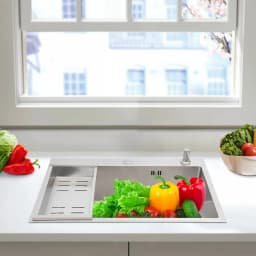 68×45cm Sink with V-shaped Drainer and Drain Basket and Soap Dispenser Anti-overflow Kitchen Sink Stainless Steel Sink