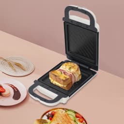 Electric Waffles Maker Sandwich Non-stick Skillet Waffle Baking Pan Double-side Heating Bread Roaster White for Home