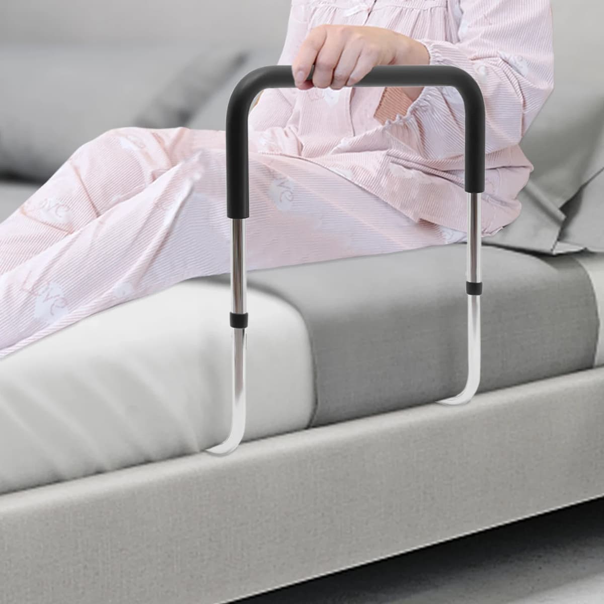 Bed Rail, Adjustable Stability Grab Bar Assist Railing Bed Support Bar Handicap Mobility with Fixing Strap for Elderly Seniors