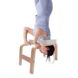 White/Black Yoga Headstand Bench, Modern Yoga Training Stool Fitness Equipment with 200kg Load-Bearing