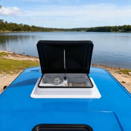 Universal Roof Vent Skylight with Screen Window 14x14 Inch Dustproof And Waterproof for RV Standard Size 42x42 Cm