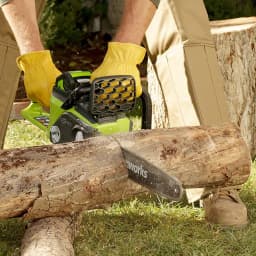 Greenworks 40V ChainSaw Brushless Motor 12M/S with Original 16Inch Chainbar and Oregon Sawchain with 4ah Battery and Charger