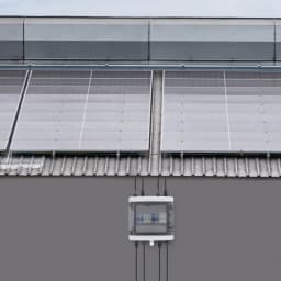 2-String Solar Combiner Box IP65 Rated w/25A Circuit Breaker 1000V DC Surge Protection for PV Systems, Solar Combiner Box