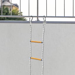 6M Emergency Escape Ladder - Portable Rescue Ladder Rope W/Carabiners Anti-Slip Pedals for Quick Use in Fire Disaster