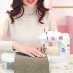Mini Sewing Machine, Portable Sewing Machine with Light, Electric Sewing Machine, Easy to Use for Beginners and DIYers