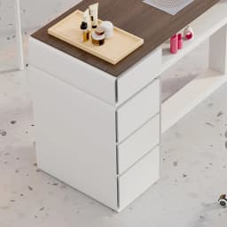 Cream Dust Collector Manicure Table With Lamp French Beauty Design Nail Table Minimalist Aesthetic Table Ongle Salon Furniture