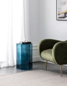 Nordic Light Luxury Glass Coffee Table Living Room Simple Modern Small Apartment Bedside Coffee Table Decoration Ornaments