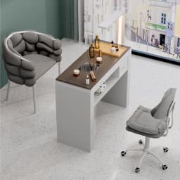 Profesional Modern Nail Desk With Light Luxury Trendy Elegant Nail Table Italian Premium Table De Manucure Salon Furniture