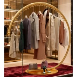 Coat Racks Modern Simple Round Clothes Rack Iron Art Adjustable Clothing Stand Eco-Friendly for Bedroom Retail Store Decoration