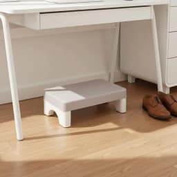 Ergonomic PP Footrest For Office Desk Fits Under Desk Use At Work Sofa Study Comfortable Space-Saving.