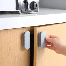 2 PCS Self Adhesive Handles for Window Cabinet Drawer Ideal for Door Wardrobe Sliding Door Organizing Auxiliary Device