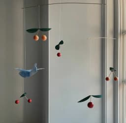 Cherry Pigeon Wind Chimes Living Room Window Side Hanging Decorations Bedroom Toys Children Furniture Decorative Accessories