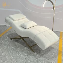 Luxury Tufted Lash Bed Curved Ergonomic Design Gold Metal X-Legs Facial Bed Massage Table Beauty Salon Spa Furniture Esthetician
