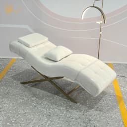 Luxury Tufted Lash Bed Curved Ergonomic Design Gold Metal X-Legs Facial Bed Massage Table Beauty Salon Spa Furniture Esthetician