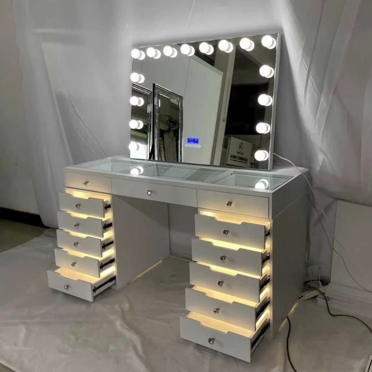 New Luxury Colorful Dressing Table White Dresser with Makeup Mirror Vanity Led Light 13 Drawers Modern Bedroom Set Wholesale