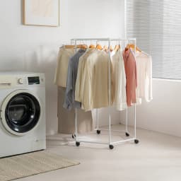 Metal 360-Degree Rotating Wardrobe Storage Rack, Freestanding 6-Rod Clothes Rack with Wheels, Space-Saving Bedroom Dormitory Wardrobe, Easy to Assemble Durable Metal Frame, Mobile Clothes Rack, Minimalist Style Wardrobe, Home Storage Solution