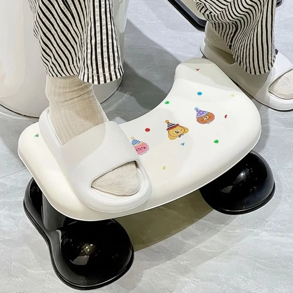 New Cartoon Footrest Toilet Sturdy Practical Bathroom Step Stool Non-Slip Toilet Squat Stool Bathroom Use