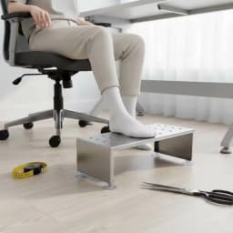Brushed Finish Sewing Machine Foot Stool Polished Stainless Steel Height Adjustable Foot Rest Holder Ergonomic Design Non Slip