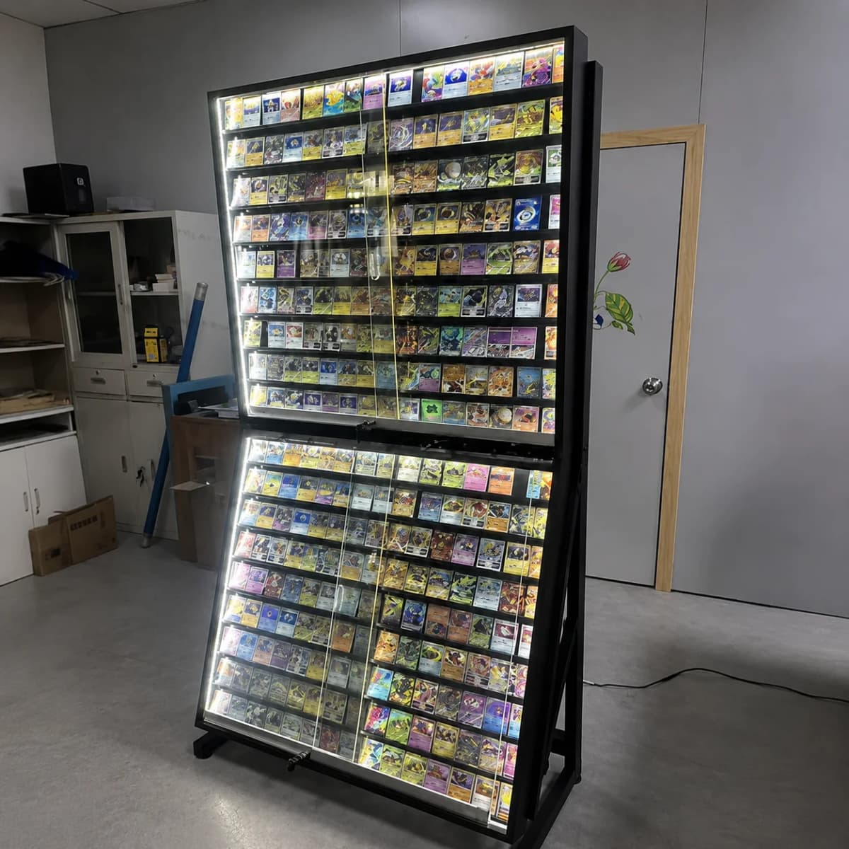 Trading Card Display Case With Led Light Factory Custom TGC Store Graded Sports & Baseball Card Display Showcase