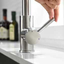 Kitchen Faucets Black Single Handle Pull Out Kitchen Tap Single Hole Handle Swivel 360 Degree Water Mixer Tap Mixer Tap 408906