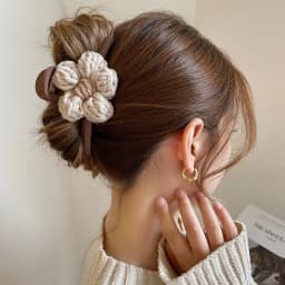 New Fashion Woolen Flower Hair Claw For Woman Elegant Hair Clips Barrette Crab Headband Ponytail Headwear Hair Accessories