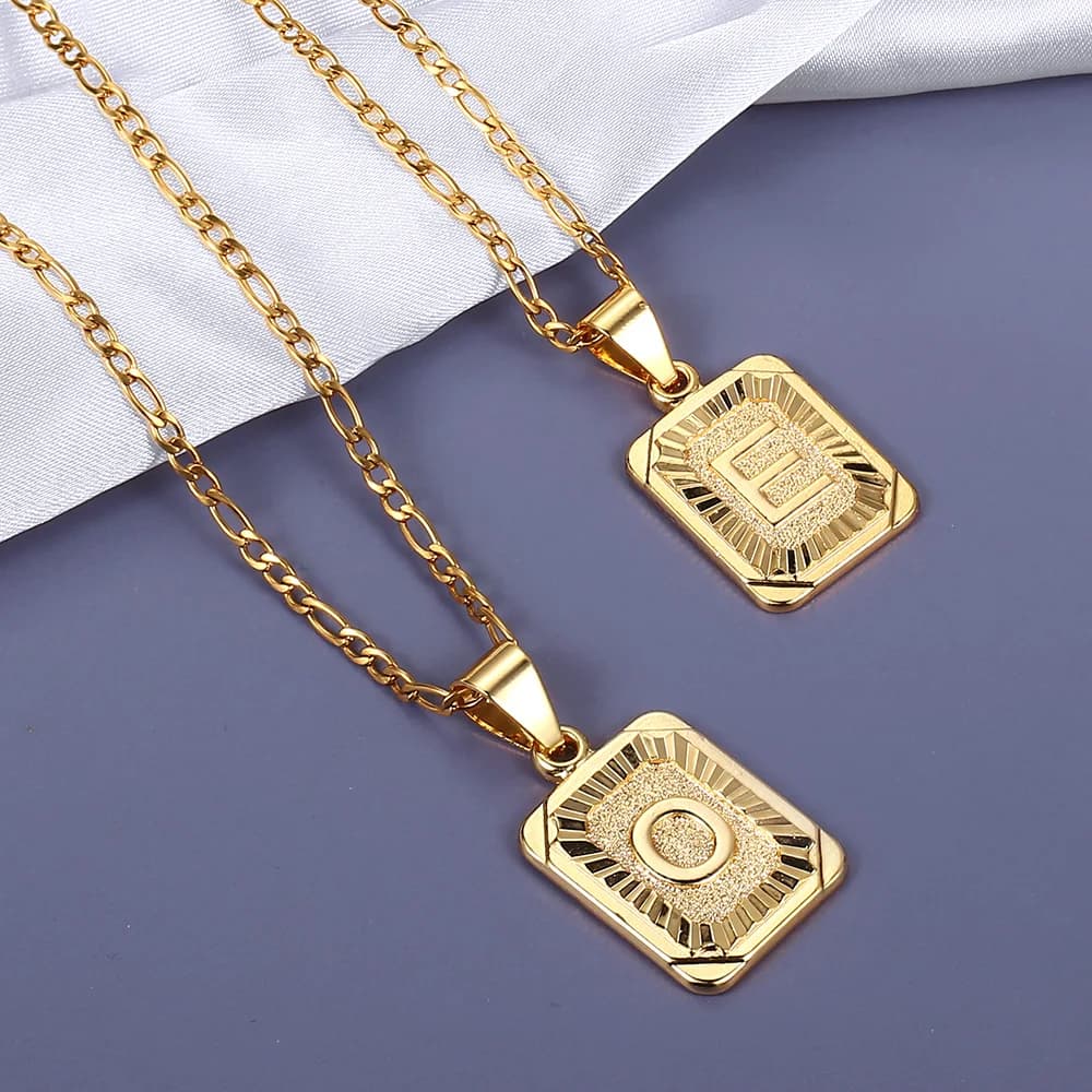 2020 Fashion 26 Letters Square Charm Necklaces Choker Figaro Link Chain Gold Color Length Adjustable Fashion Jewelry Gift GPM05H
