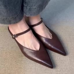 2026 New Style Pointed Toe Thick Heel Mule Shoes French Retro Single Buckle Strap Fashion Open Toe Low Heel Shoes