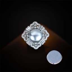 Elegant, High-Quality Geometric Square Pearl Magnetic Brooch: Modest Blouse Neckline Fastener and Accessory for Women