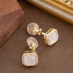 Elegant and sweet diamond-encrusted zircon imitation chalcedony four-leaf clover non-pierced ear clips high-end commuter earring