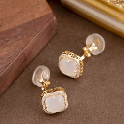 Elegant and sweet diamond-encrusted zircon imitation chalcedony four-leaf clover non-pierced ear clips high-end commuter earring
