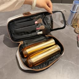 New in Metal Label Retro Luxury Canvas Handheld Makeup Bag with High Quality and Multi Functional Travel Storage Bag