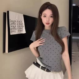 2026 New Women's vintage polka dot print short-sleeved fitted casual T-shirt with a round neck