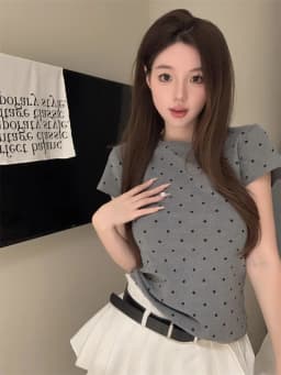 2026 New Women's vintage polka dot print short-sleeved fitted casual T-shirt with a round neck