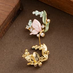 Super fairy sweet temperament fairy style oil paint inlaid pearl earrings niche personality versatile commuting earrings