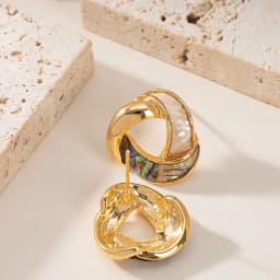 Elegant and exquisite small fragrance dripping oil natural abalone earrings women's light luxury niche high-end commuter earring