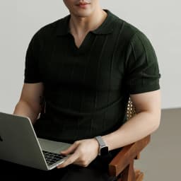 Spring and Summer New Luxury European Short-sleeved V-neck T-shirt Men's Fashion Sweater