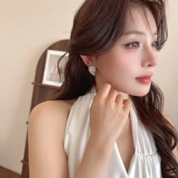 Spring and summer new high-grade delicate micro-inlaid zircon snowflake earrings female s925 silver needle niche design earrings