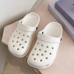 Women Clogs Summer Female Sandals Thick Bottom Home Slides Soft EVA Dry Wedges Platform Garden Shoes Beach Sandals Home Slippers
