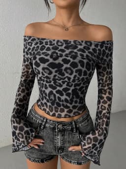 Sexy Women T-shirt Autumn New Streetwear Fashion Long Sleeves O-Neck T-shirt Leopard Off Shoulder Female Versatile Knitted Tees