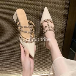 2026 New Pointed Rivet Women's Sandals High Heels Root Root Women's Slippers Luxury Women's Shoes Lacquer Leather Women's Shoes