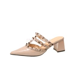 2026 New Pointed Rivet Women's Sandals High Heels Root Root Women's Slippers Luxury Women's Shoes Lacquer Leather Women's Shoes