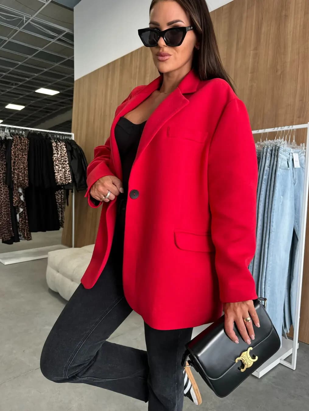Oversized Single Breasted Blazer With Notched Lapel Chest Pocket And Flap Pockets Ideal For Office Wear Formal Events And Chic S