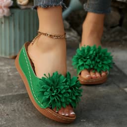 New Summer Women's Flower Decoration Wedge Sandals Open Toe Slip-On Comfortable Breathable Casual Outdoor Shoes Non-Slip Sole